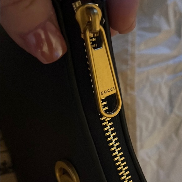 Gucci Black Leather Shoulder Bag with Gold Buckle - Picture 3 of 12